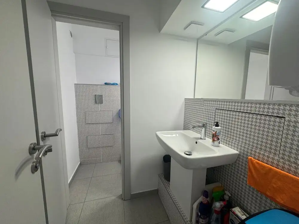 Apartament 4 camere 83 mp et1 - Piata Mihai Viteazu - Centru