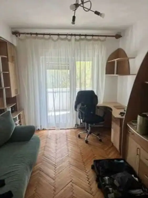 3 camere, decomandat,2 bai, balcon, str Titulescu, Gheorgheni