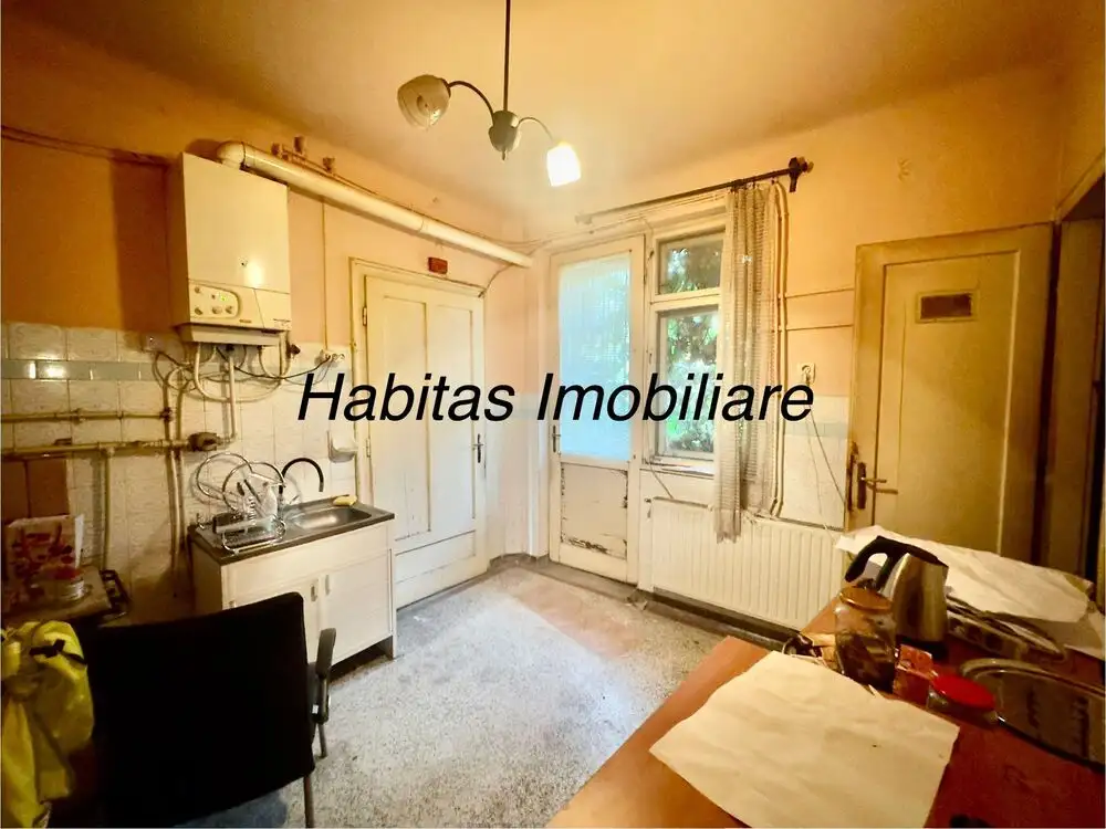 Apartament 3 camere 108 mp etaj 1 - Centru