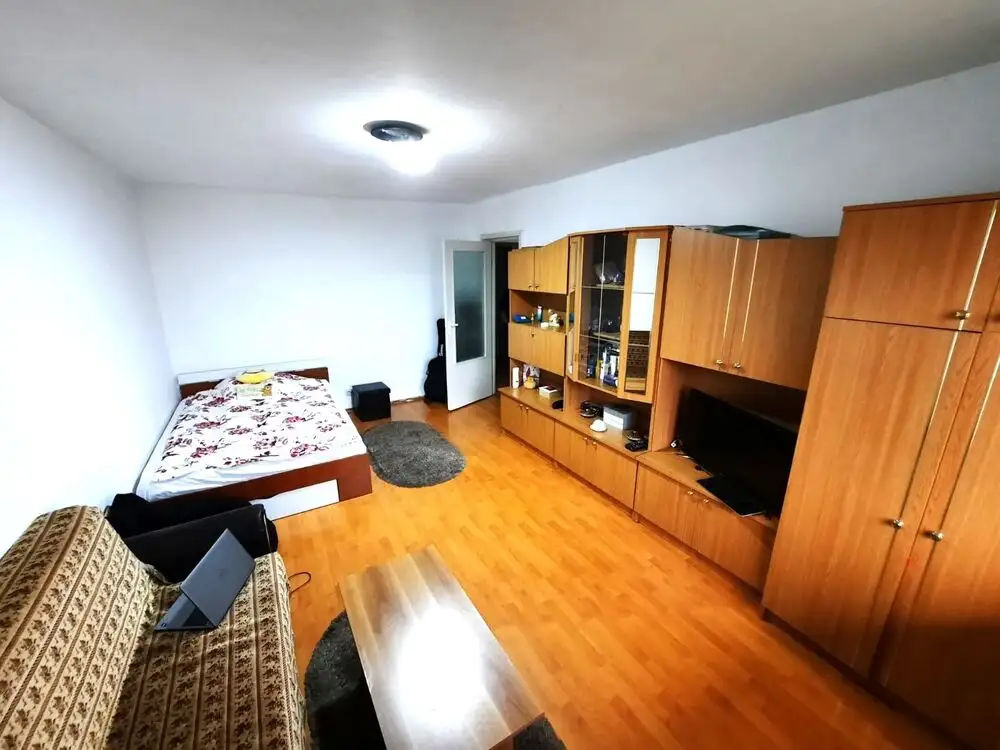 Apartament 3 Camere, decomandat, zona străzii Fabricii de Zahăr