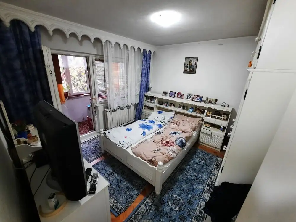 Apartament 3 Camere, Decomandat, zona Străzii Parâng