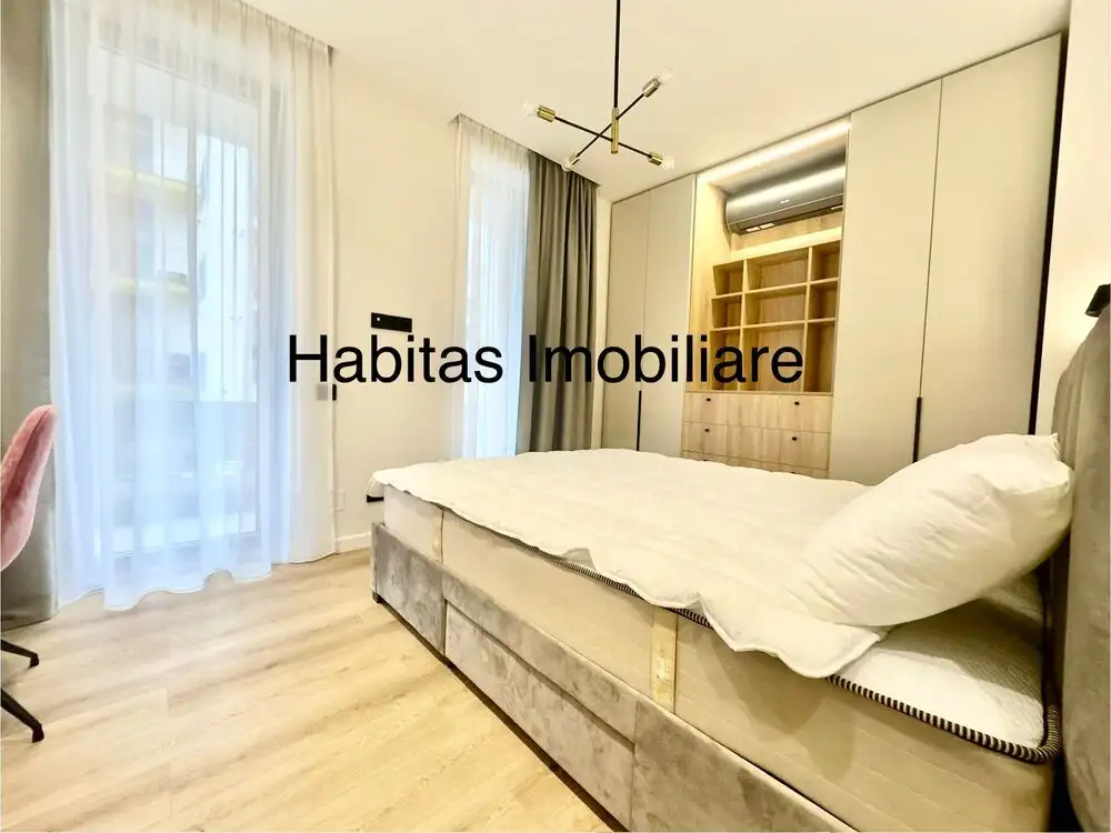 Apartament 3 camere cu parcare - Strada Bucuresti - Centru