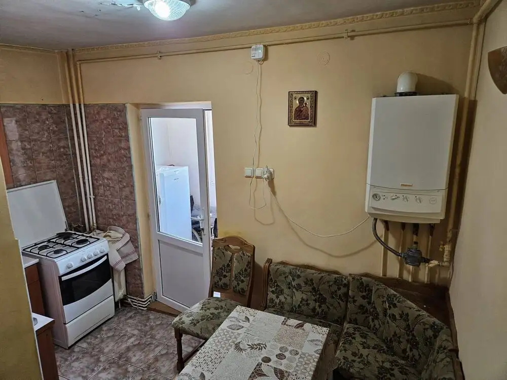 Apartament o camere, etaj  6/8, mobilat si utilat, zona Big Manastur