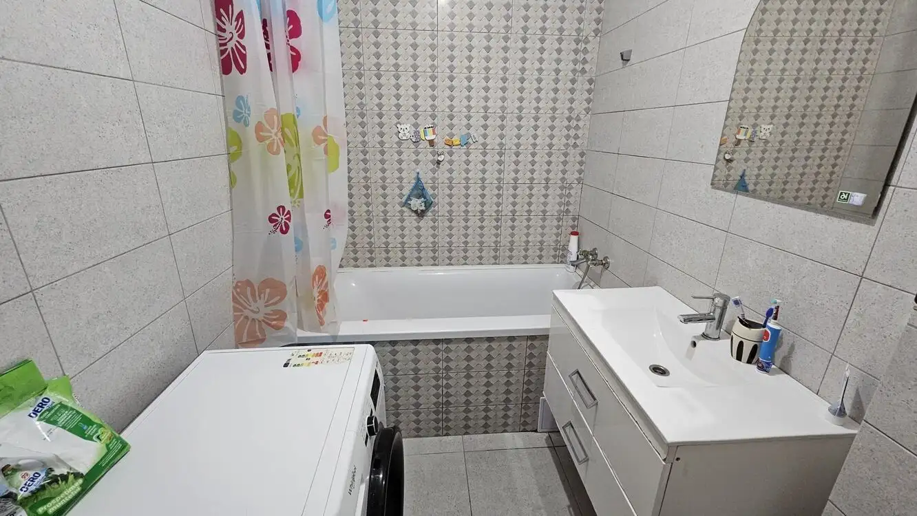 Apartament finisat, mobilat si utilat + parcare. langa VIVO Floresti