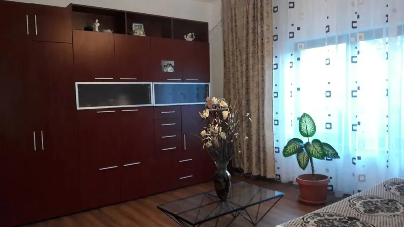 Apartament in vila, 2 camere, decomandat, Grigorescu