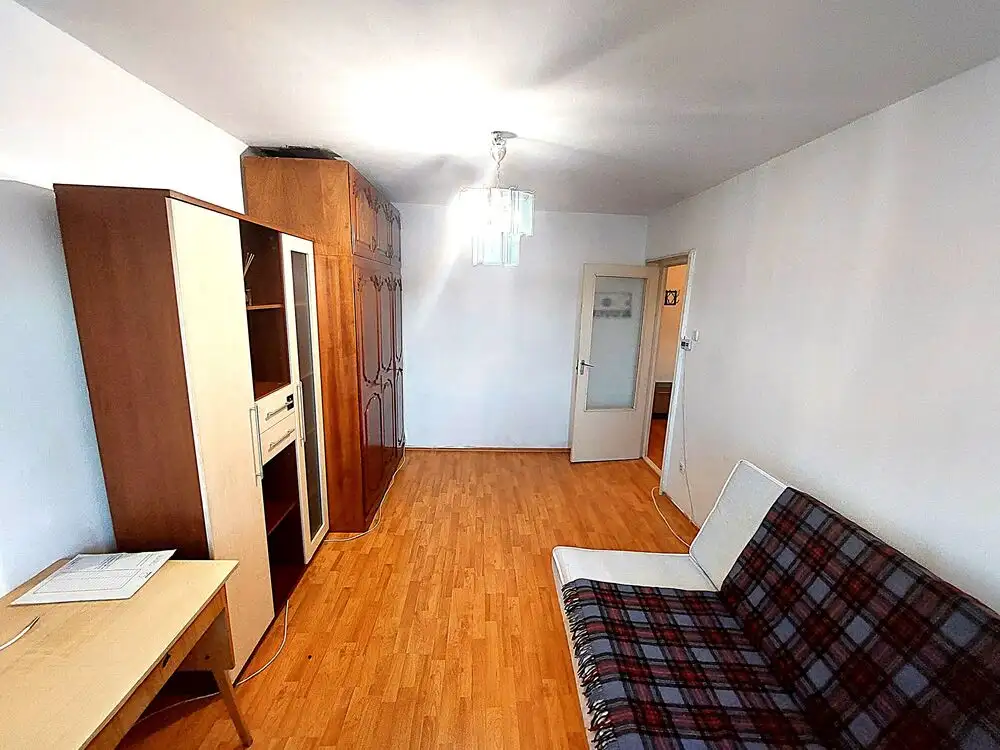 Apartament 2 camere, decomandat, zona străzii Primăverii