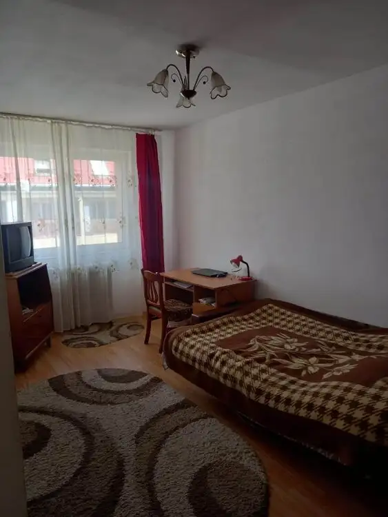 Apartament 2 camere, decomandat, zona strazii Maramures, Dambul Rotund