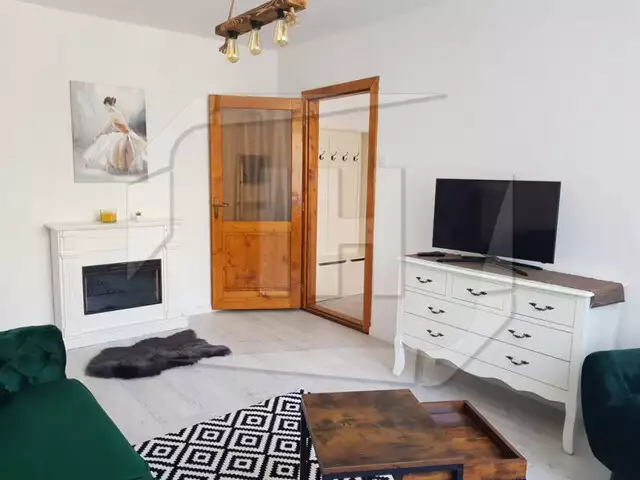 Apartament cu 2 camere, etaj intermediar, zona Horea