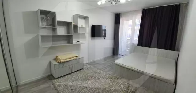 Apartament cu 2 camere mobilat si utilat, etaj intermediar, zona Vivo