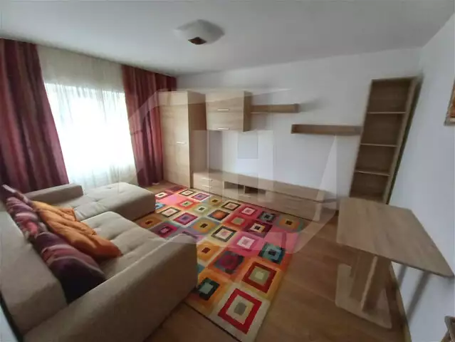 Apartament 3 camere, 80 mp, decomandat, zona Primaverii