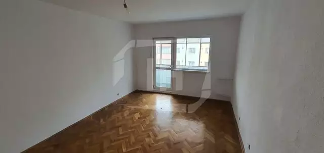Apartament 3 camere decomandat, etaj intermediar, zona N.Titulescu