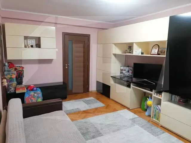 Apartament 2 camere, decomandat, zona Primaverii