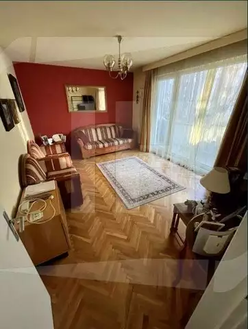 Apartament 4 camere, decomandat, etaj 1, zona Primaverii