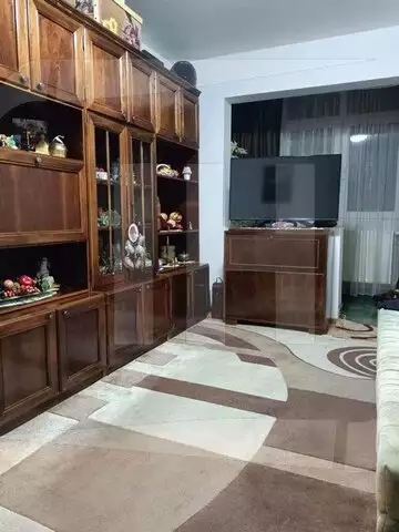 Apartament 2 camere, etaj intermediar, zona Primaverii