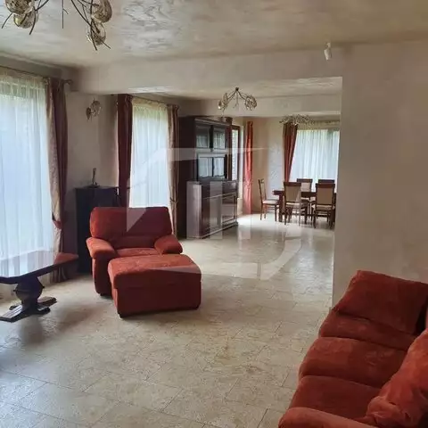 Casa de inchiriat cu 5 camere, zona Faget