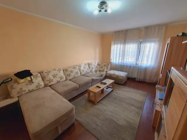 Apartament cu 3 camere, decomandat, Gheorgheni