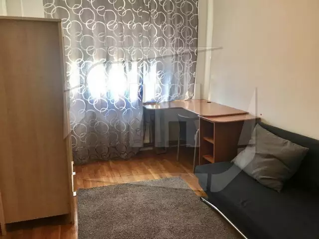 Apartament cu 4 camere, decomandat, zona strazii Aurel Vlaicu