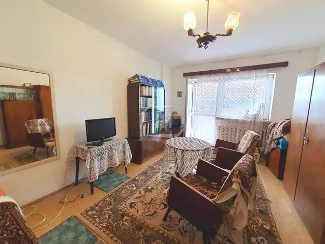 Apartament 3 camere, decomandat, zona Nicolae Titulescu