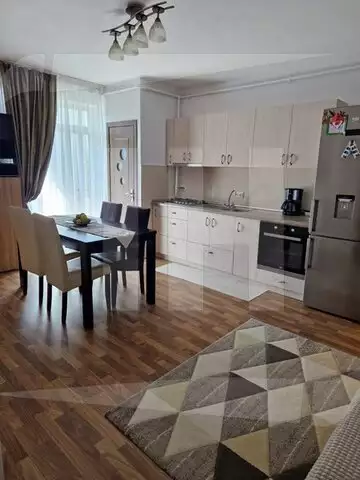 Apartament cu 3 camere, etaj intermediar, complet mobilat si utilat