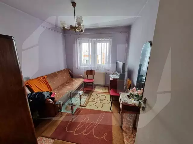 Apartament cu 3 camere, decomandat, zona Titulescu 