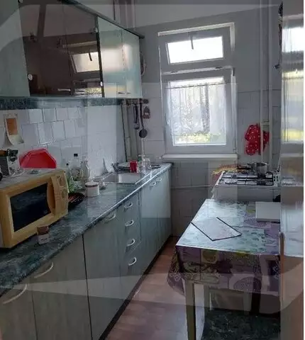 Apartament 4 camere, etaj intermediar, zona Primaverii