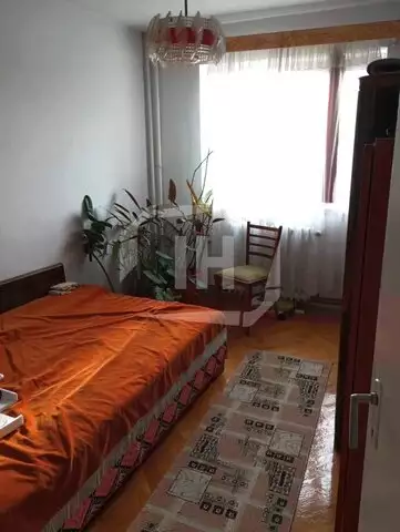 Apartament cu 3 camere decomandate, 2 balcoane, zona Campului