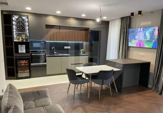 Apartament 3 camere, modern, terasa, imobil nou, zona Frunzisului