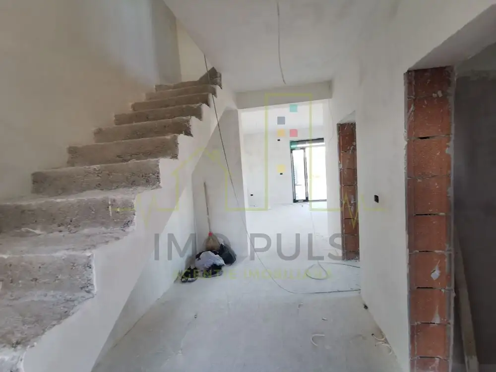 1/2 duplex, 4 camere, finisaje la alegere