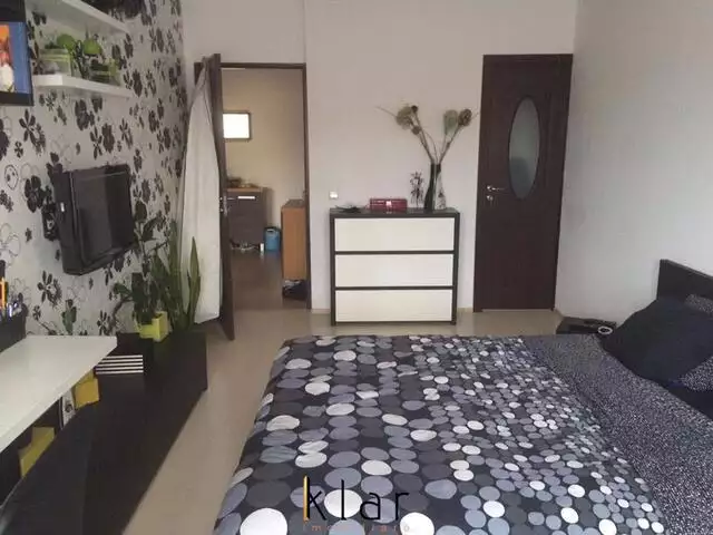 Apartament spatios, 2 camere, parcare, Zona Petrom!