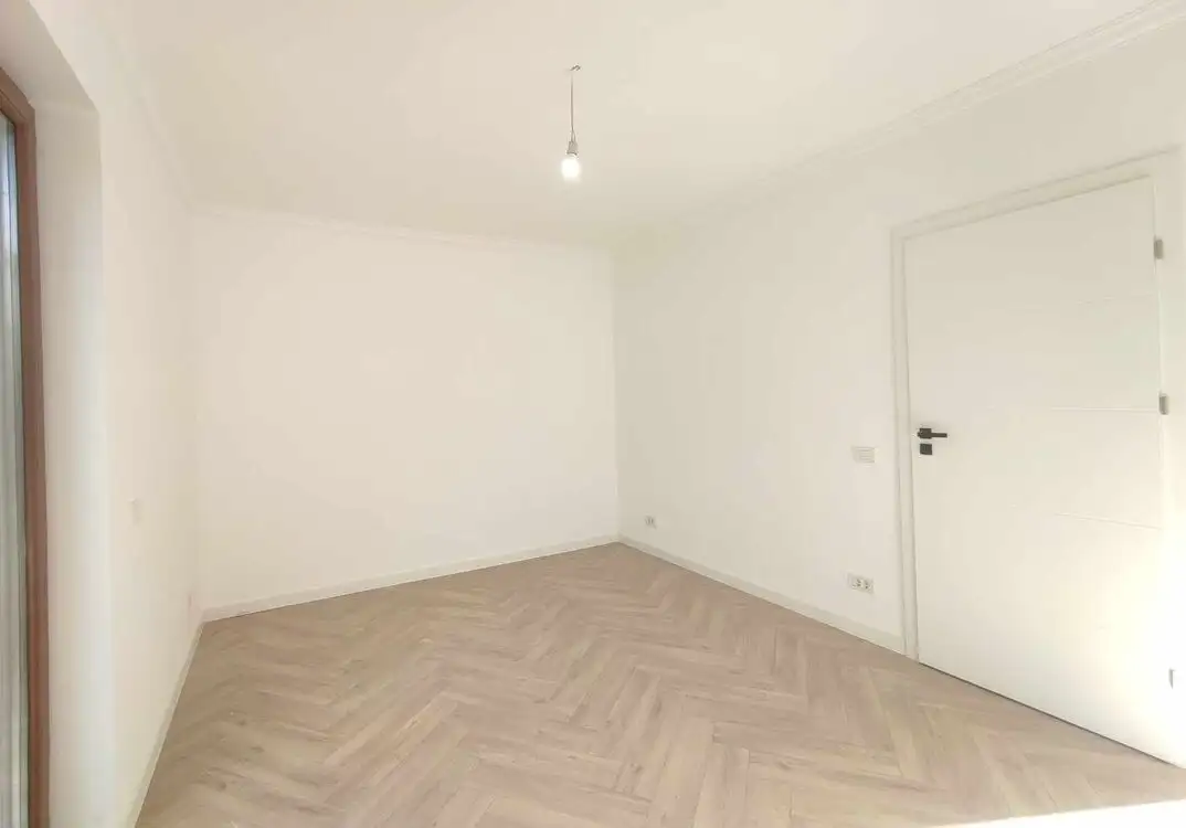 Vanzare apartament 3 camere cu gradina la 5 minute de metrou