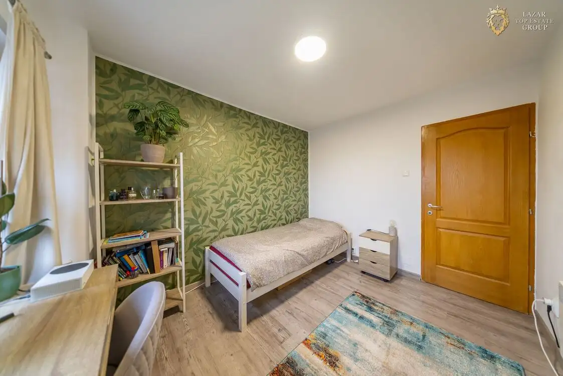 Apartament de vanzare 3 camere zona Uta