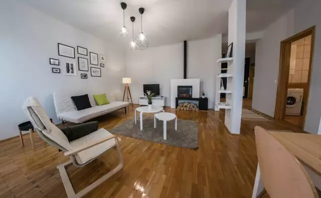 Mobitim vinde apartament 3 camere, ultrafinisat, zona Parcul Central
