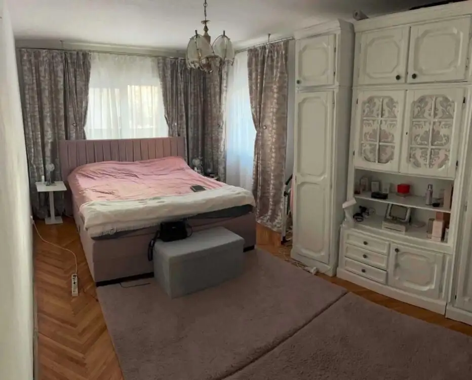 Apartament 4 camere în zona Calea Florești