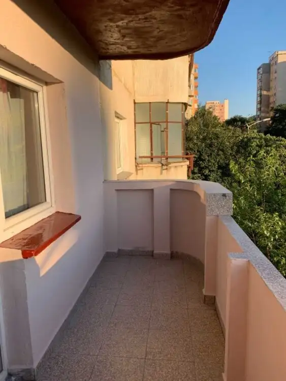 Apartament 3 camere in zona Calea Floresti