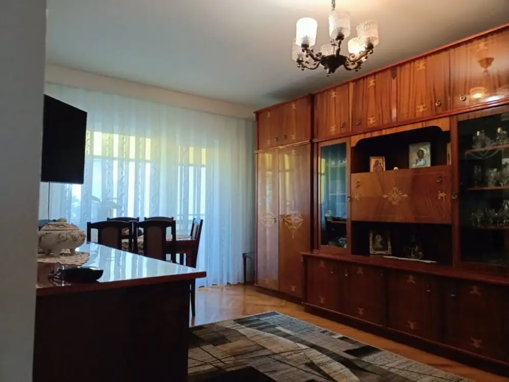 EXCLUSIVITATE ! Apartament cu 3 camere zona Godeanu 