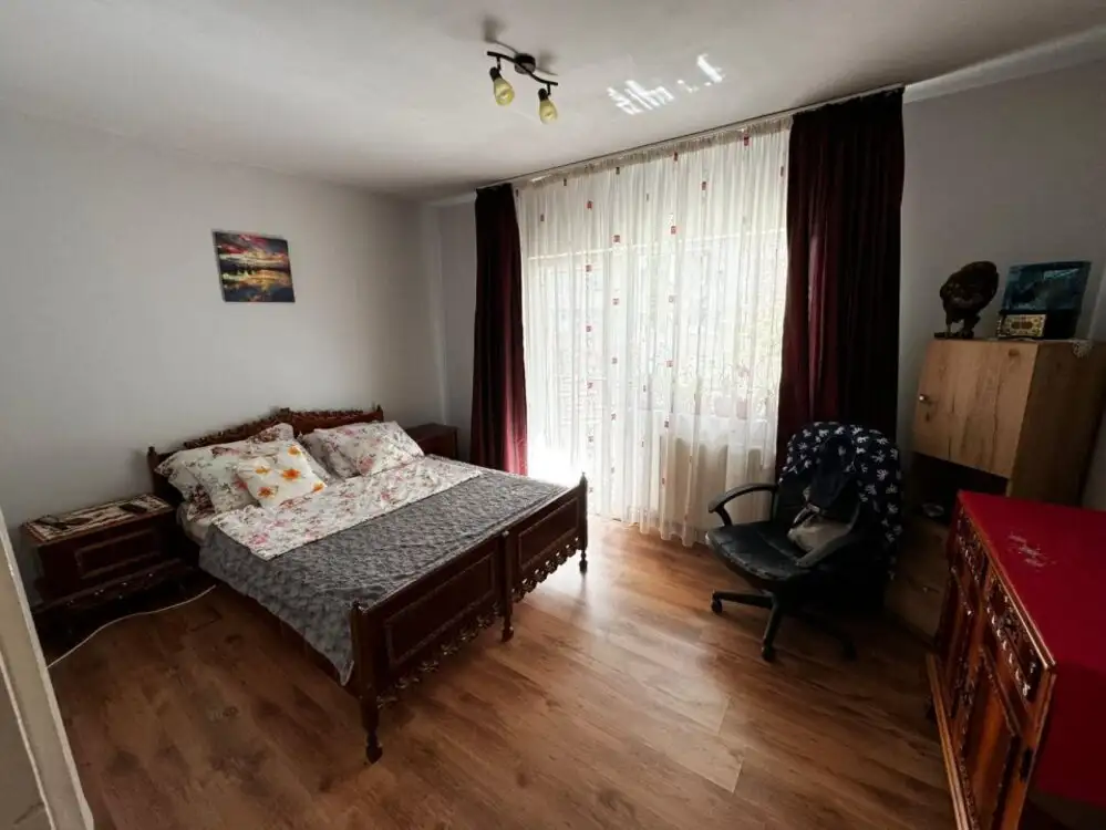 Apartament 4 camere in zona Hateg Grigorescu