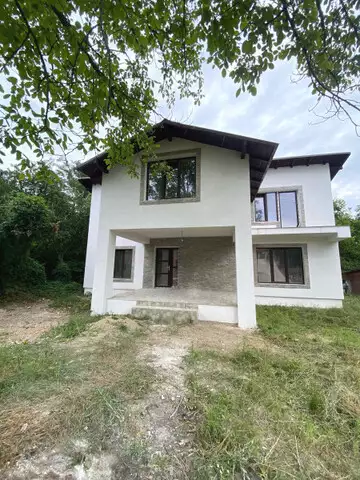 Casa Stefanesti Valea Mare-Podgoria 4 camere Comision 0%