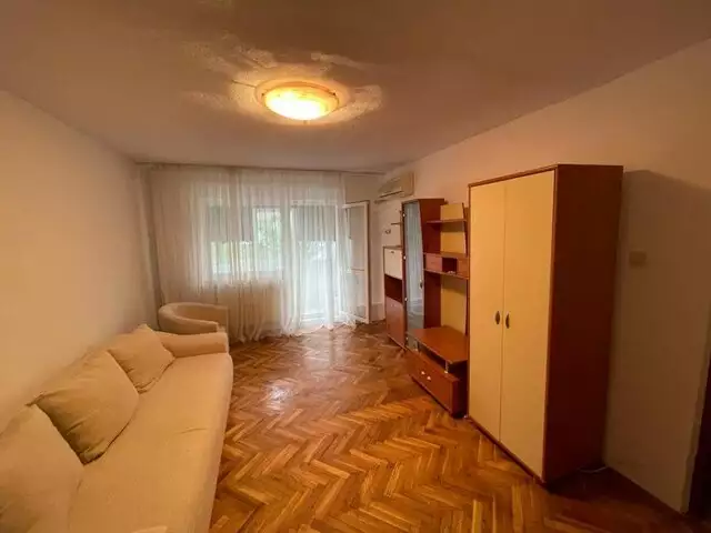 Apartament 3 camere De inchiriat  - Dacia (langa spitalul de copii Pitesti)