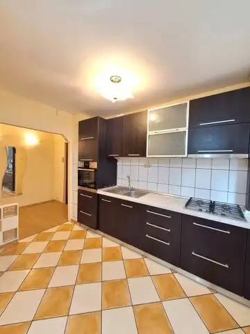 Apartament 3 camere decomandat Pitesti-Trivale, Etaj 2!