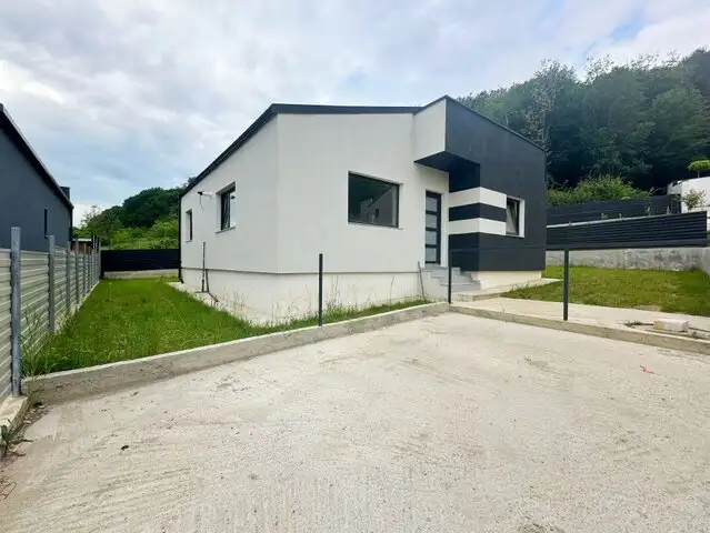 Casa 4 camere la cheie Budeasa