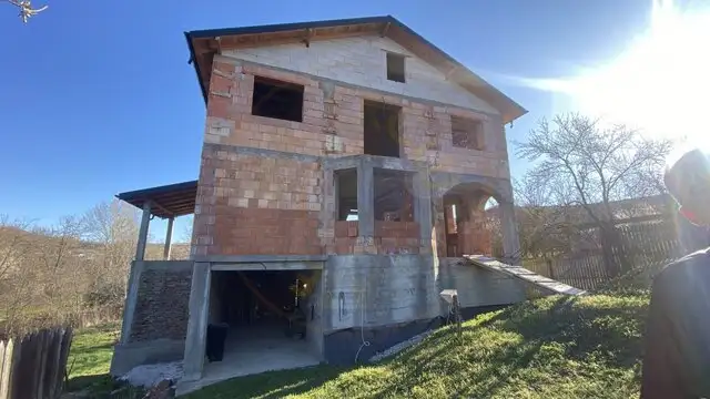 Casa spatioasa Stefanesti, Arges. Comision 0%