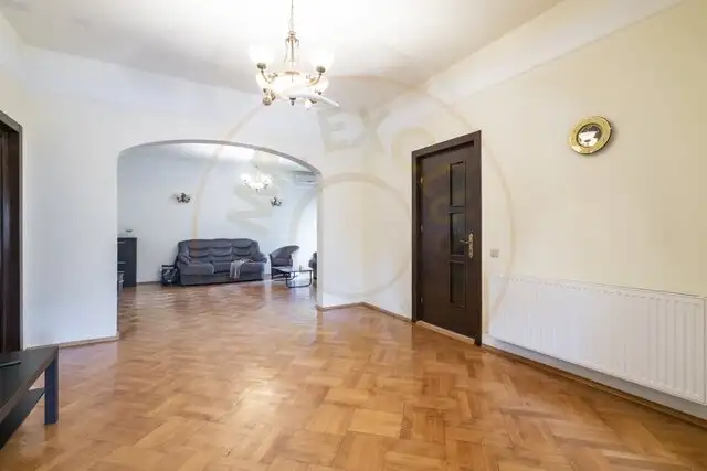 Apartament luminos intr-o zona linistita in ultracentralul Bucurestiului