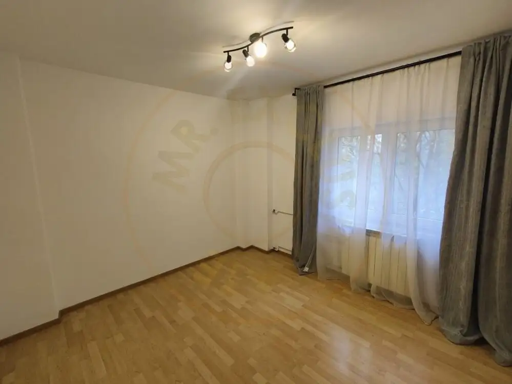 Apartament spațios cu acces excelent – aproape de metrou, școli și centre comerc