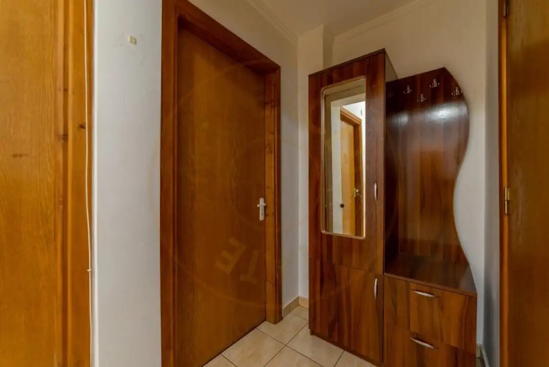 0% Comision Apartament 3 camere etaj 1-Pitesti Liceu A.Odobescu!