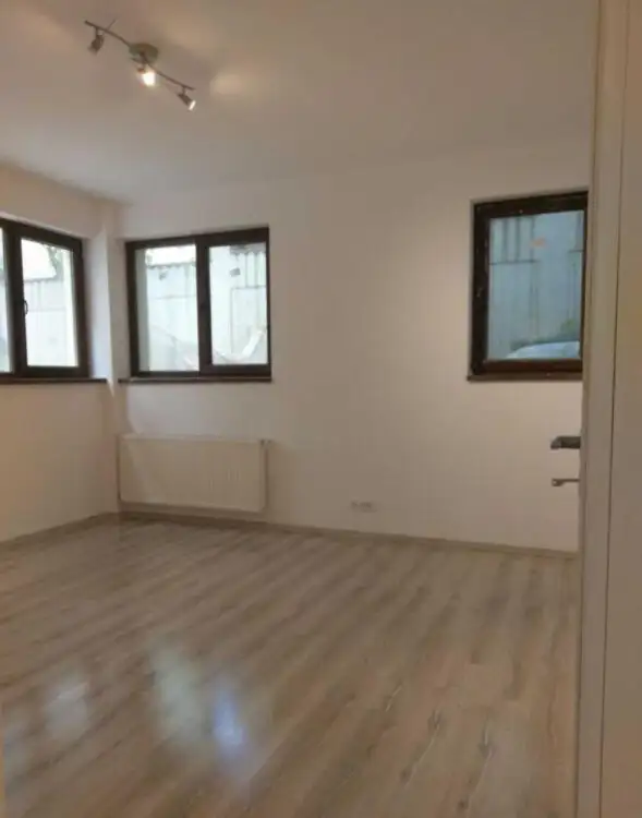   Apartament 2 camere Militari / potrivit pentru investiție  