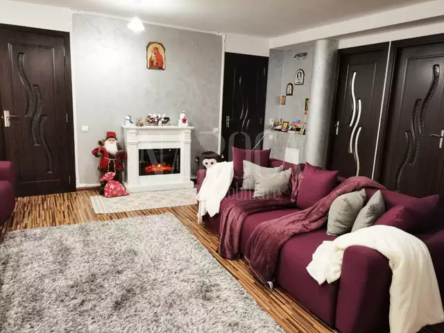 Vanzare apartament, 5 camere in Floresti