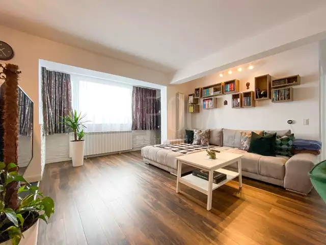 Se vinde apartament, 3 camere in Floresti