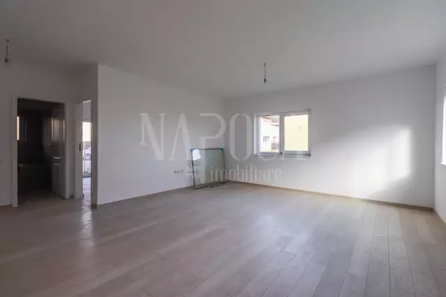 Vanzare apartament, 3 camere in Floresti