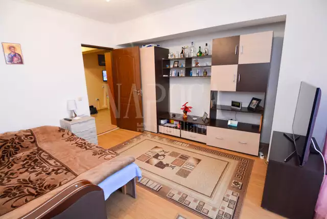 Se vinde apartament, 3 camere in Floresti