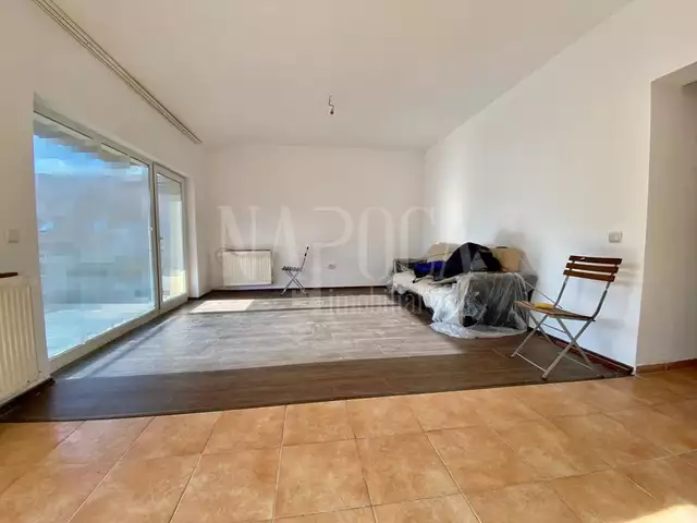 Vanzare apartament, 2 camere in Floresti